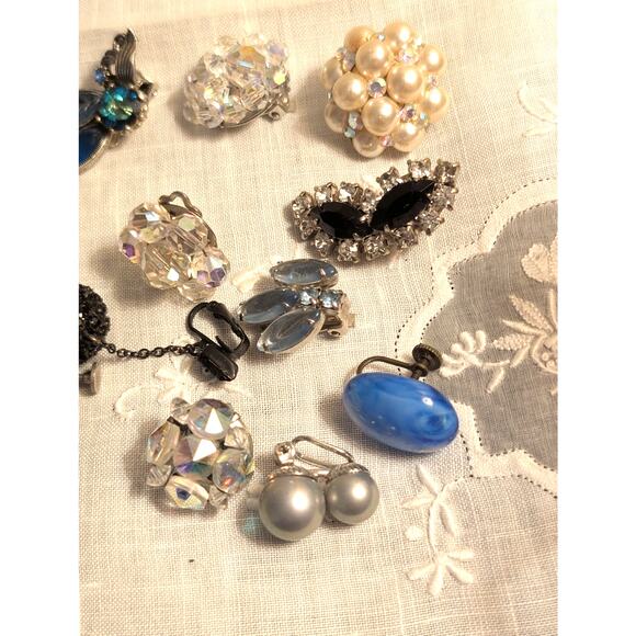 Lot of Vintage Silver Tone Clip On Screw On Single Earrings - Picture 7 of 7